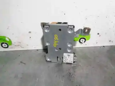 Second-hand car spare part electronic module for audi a3 (8p) 1.9 tdi ambiente oem iam references 8p3035225  