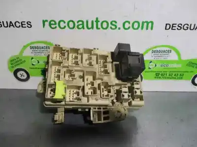 Second-hand car spare part FUSE BOX UNIT for TOYOTA HILUX (KUN)  OEM IAM references 8264135220  