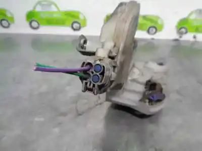 Second-hand car spare part left front door lock for renault maxity 2.5 diesel oem iam references 80553aa20a  