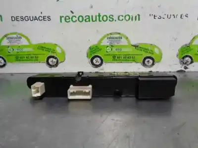 Second-hand car spare part hazard warning lights for kia cee´d 1.6 crdi cat oem iam references 937001h000  937001h010