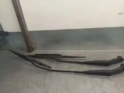 Peça sobressalente para automóvel em segunda mão haste de escova dianteiro direito por hyundai i20 i (pb, pbt) 1.2 referências oem iam 98321c8000