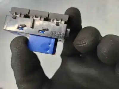 Second-hand car spare part multifunction switch for peugeot 208 1.6 e-hdi fap oem iam references 967501052d  