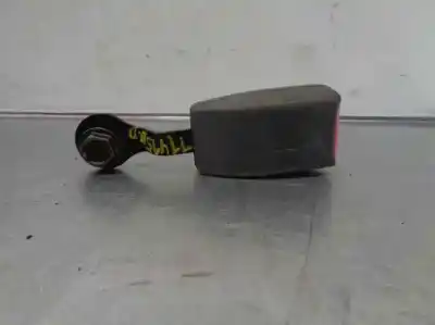 Pezzo di ricambio per auto di seconda mano gancio cintura anteriore destro per mazda premacy (cp) 2.0 td riferimenti oem iam cb015768069
