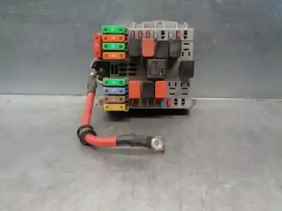 Peça sobressalente para automóvel em segunda mão caixa de fusíveis e relés por fiat linea (323_, 110_) 1.3 d multijet (323axb11, 323axb1a) referências oem iam 51815360