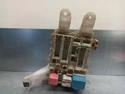 Peça sobressalente para automóvel em segunda mão caixa de fusíveis e relés por toyota verso (_r2_) 2.0 d-4d (aur20_) referências oem iam 827300f070c
