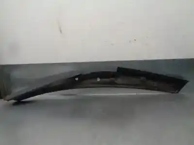 Recambio de automóvil de segunda mano de molduras traseras para dodge caliber 2.0 crd referencias oem iam 0yq83trma  
