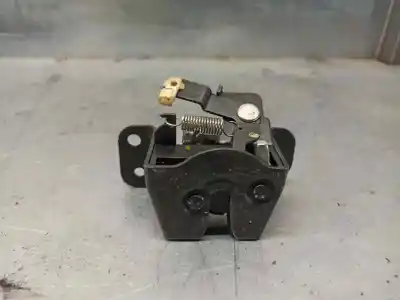 Pièce détachée automobile d'occasion coffre / serrure de porte pour hyundai tucson (jm) 2.0 crdi références oem iam 812302e010