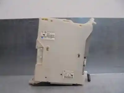 Peça sobressalente para automóvel em segunda mão caixa de fusíveis e relés por lexus is 200 (ds2/is2) 220d referências oem iam 8273053050  