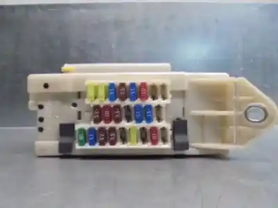 Peça sobressalente para automóvel em segunda mão caixa de fusíveis e relés por lexus is 200 (ds2/is2) 220d referências oem iam 8273053021  
