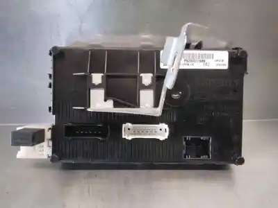 Pezzo di ricambio per auto di seconda mano scatola relè/fusibili per renault clio ii fase ii (b/cb0) 1.5 dci diesel riferimenti oem iam   