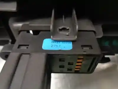 Second-hand car spare part right front power window switch for nissan note (e11e) acenta oem iam references 809609u00a  25411ed00b