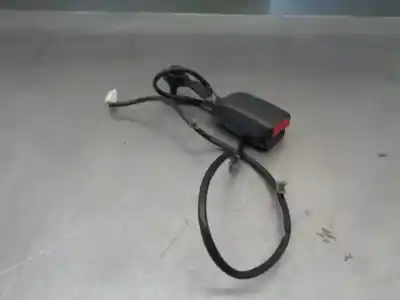 Second-hand car spare part right front seat belt buckle for nissan note (e11e) acenta oem iam references 305821210