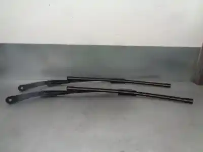 Second-hand car spare part front right windshield wiper arm for dacia duster ambiance 4x2 oem iam references 288861964r  288811027r