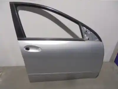 Recambio de automóvil de segunda mano de puerta delantera derecha para mercedes clase r (w251) r 350 l bluetec 4-matic (251.124) referencias oem iam a2517200205  