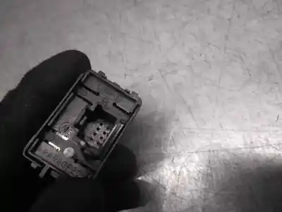 Автозапчасти б/у выключатель переднего правого окна за renault fluence dynamique ссылки oem iam 809600018r  