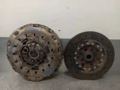 Peça sobressalente para automóvel em segunda mão KIT DE EMBREAGEM por RENAULT MEGANE II CLASSIC BERLINA  Referências OEM IAM 7701477695  324036310