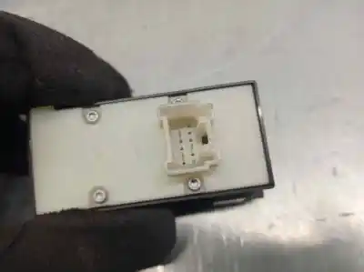 Second-hand car spare part headlights switch for mazda 2 (de_, dh_) 1.3 (de3fs) oem iam references df7366170  03099500