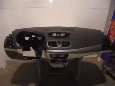Автозапчастина б/у панель приладів для renault fluence dynamique посилання на oem iam 681003101r