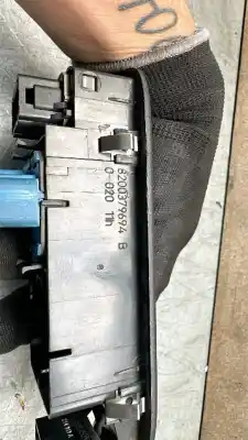 Peça sobressalente para automóvel em segunda mão botão / interruptor elevador vidro dianteiro esquerdo por renault grand modus 1.5 dci diesel cat 86 cv / 63 kw referências oem iam 8200379694  