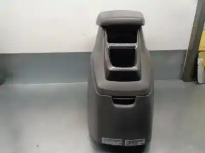 Автозапчасти б/у центральный подлокотник за ssangyong rodius ii 2.0 xdi ссылки oem iam 7790021501  