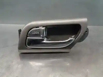 Second-hand car spare part interior left front handle for ssangyong rodius ii 2.0 xdi oem iam references 7241021002  