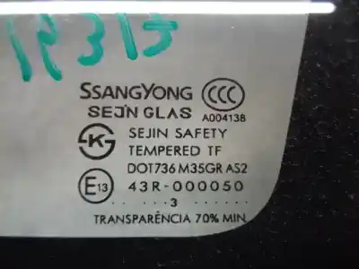 Second-hand car spare part left front triangle quarter glass for ssangyong rodius ii 2.0 xdi oem iam references 7921021600 cesta 12 campa 
