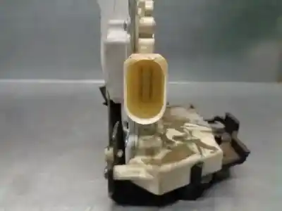 Автозапчастина б/у замок дверей заднього лівого для seat exeo st (3r5) (2009>) 2.0 tdi посилання на oem iam 8e0839015aa  