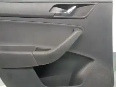 Автозапчастина б/у обкітка задніх лівіх дверей для skoda rapid spaceback (nh1) 1.6 tdi посилання на oem iam 5jh867023c  