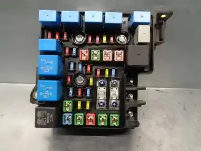Peça sobressalente para automóvel em segunda mão caixa de fusíveis e relés por kia cee´d 1.6 crdi cat referências oem iam 919501h030