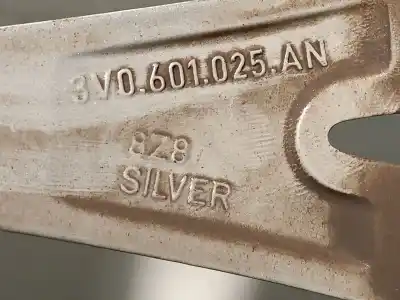 Peça sobressalente para automóvel em segunda mão jante por skoda superb combi (3v5) 2.0 tdi referências oem iam 3v0601025an  r188jx18h2et44