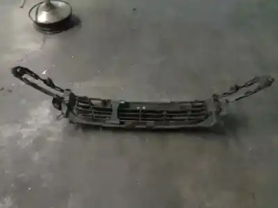 Автозапчасти б/у решетка переднего бампера за renault clio iv 0.9 ссылки oem iam 622542412r  628169950r