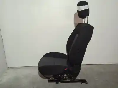 Second-hand car spare part right front seat for kia cee´d 1.6 crdi cat oem iam references 882021h455ba2  