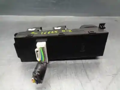 Second-hand car spare part left front power window switch for hyundai i10 1.0 cat oem iam references 93570b4010 299122840 299122843