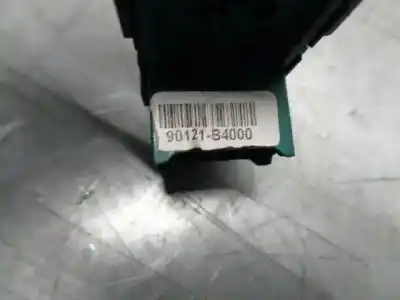 Peça sobressalente para automóvel em segunda mão botão / interruptor elevador vidro traseiro direito por hyundai i10 1.0 cat referências oem iam 90121b4000  299122842