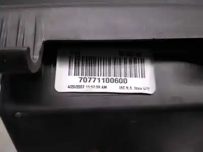 Peça sobressalente para automóvel em segunda mão porta luvas por jeep compass 2.0 crd cat referências oem iam 7077110060  