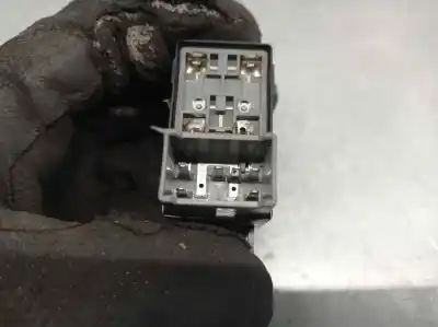 Peça sobressalente para automóvel em segunda mão botão / interruptor elevador vidro traseiro esquerdo por ssangyong actyon 2.0 td cat referências oem iam 4255423  
