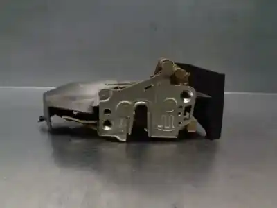 Second-hand car spare part REAR LEFT DOOR LOCK for MERCEDES-BENZ CLASE C (W202) FAMILIAR  OEM IAM references 2027300535  