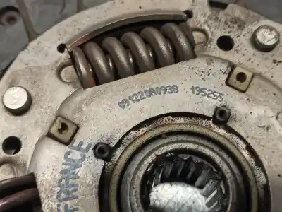 Second-hand car spare part clutch kit for citroen c3 1.4 hdi (68 cv) 1.4 hdi oem iam references 205287  195504
