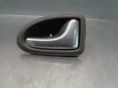 Peça sobressalente para automóvel em segunda mão puxador interior traseiro direito por renault megane i scenic (ja0) 1.9 dti diesel cat referências oem iam 8200028995