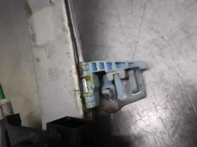 Автозапчастина б/у регулятор переднього правого скла для opel corsa d (s07) 1.4 (l08 l68) посилання на oem iam 13447041  