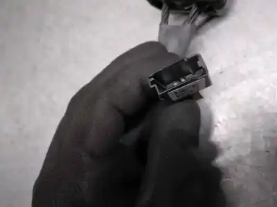 Peça sobressalente para automóvel em segunda mão chicote / encaixe cinto segurança por opel insignia a sedán (g09) 2.0 cdti (69) referências oem iam 13327468  
