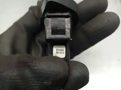 Second-hand car spare part left front power window switch for ford ka (ru8) 1.3 tdci oem iam references e30583  e30659