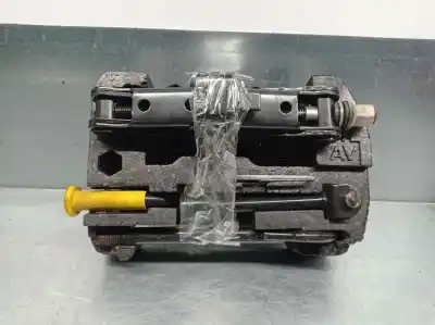Peça sobressalente para automóvel em segunda mão macaco hidráulico por renault megane i fase 2 berlina (ba0) 1.9 dci diesel cat 102 cv / 75 kw referências oem iam 8200096829c  