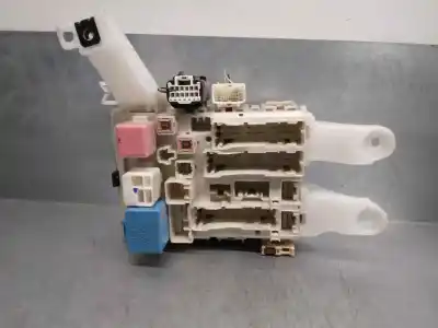 Peça sobressalente para automóvel em segunda mão caixa de fusíveis e relés por toyota verso (_r2_) 2.0 d-4d (aur20_) referências oem iam 827300f051c