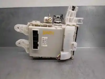 Second-hand car spare part fuse box unit for toyota verso (_r2_) 2.0 d-4d (aur20_) oem iam references 827300f051c  15739d21