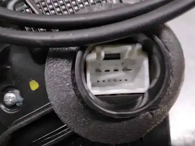 Автозапчасти б/у замок передней правой двери за toyota verso (_r2_) 2.0 d-4d (aur20_) ссылки oem iam 6903002230  