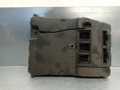 Second-hand car spare part fuse box unit for renault megane ii sedán (lm0/1_) 1.6 16v (lm1r lm0c) oem iam references 8200306434