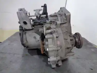 Second-hand car spare part gearbox for volkswagen golf vi (5k1) 2.0 tdi oem iam references lll 144281 lll26108