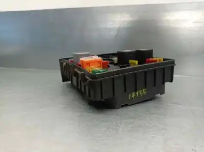 Pièce détachée automobile d'occasion boîtes à fusibles pour audi a3 (8p) 2.0 16v fsi références oem iam 1k0937124h  