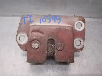 Second-hand car spare part left side door lock for nissan vanette cargo 2.3 diesel oem iam references 825030c010